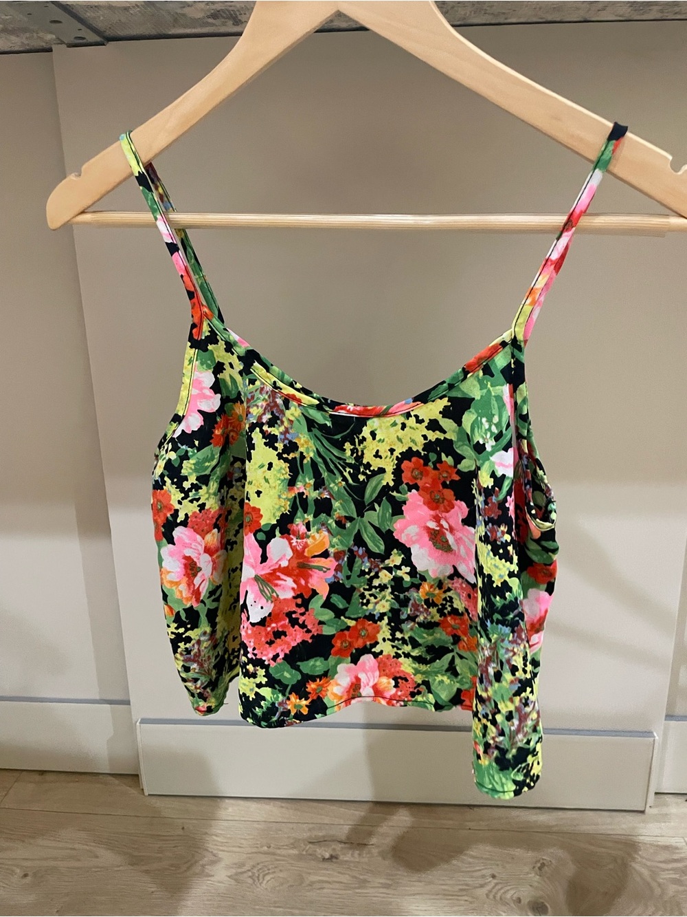 Soprano - Cropped Floral Tank Top - Small - Multicolor- Tropical & Flowy